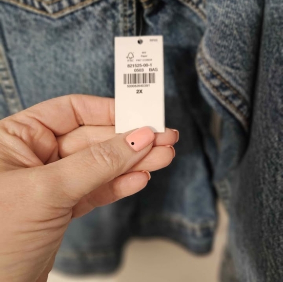 NWT Old Navy Classic Blue Denim Jacket - Picture 2 of 4